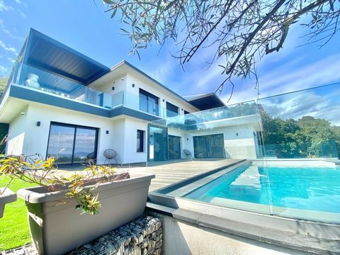 Maison à vendre 6 pièces proche de SAINT AYGULF (83)