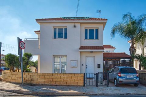 Three Bedroom Detached Villa For Sale in Xylophagou with Title Deeds PRICE REDUCTION!! (was €250,000) A well presented detached villa located in the village of Xylophagou, just a short distance to the all the local amenities. The villa has a spacious...