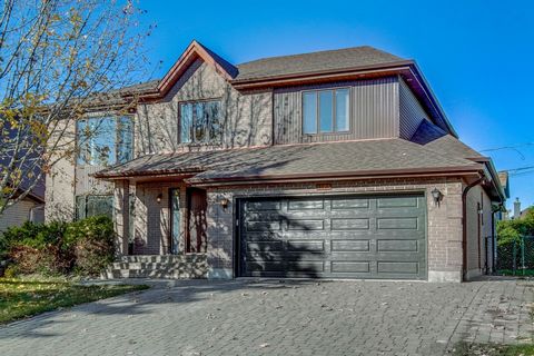 Large house with 6 bedrooms and 4 bathrooms, located in the prestigious R district in Brossard, very large rooms. Located on a peaceful street near parks & bike paths. Close to everything, schools, new REM, Costco, Quartier DIX30 and only a few minut...