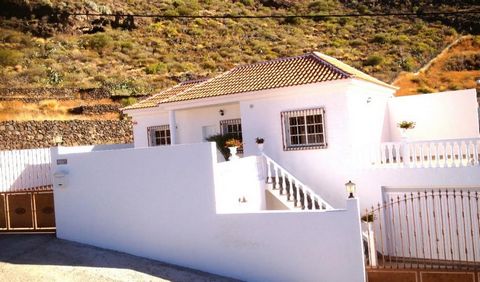 This very attractive property is located close to the historic and picturesque town of Candelaria, around 17km south west of Santa Cruz, the capital of Tenerife. The property has been completely renovated with bright, spacious living areas and modern...