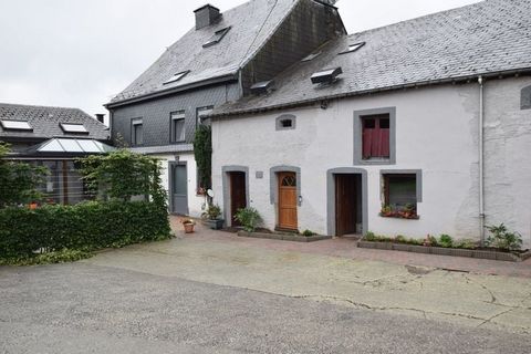This is a 3-bedroom holiday home for 8 people in the tranquil Belgian countryside of Neufchâteau Ardennes. Elegantly decorated on the inside, the house also has a dining table that can be turned into a billiards table. You can enjoy long walks and bi...
