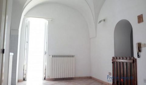 Interesting two-room apartment completely made of stone in Ceglie Messapica. The property, located in the central area, develops entirely on the first floor and consists of an entrance hall, living room with kitchen, bathroom with tub and large bedro...
