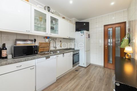 Property ID: ZMPT553336 VIRTUAL TOUR: you can now visit this apartment without leaving your comfort. Look for the virtual tour available in this ad. Renovated, bright, central... and profitably! Your apartment next to the Lionesa Hub, in Matosinhos! ...