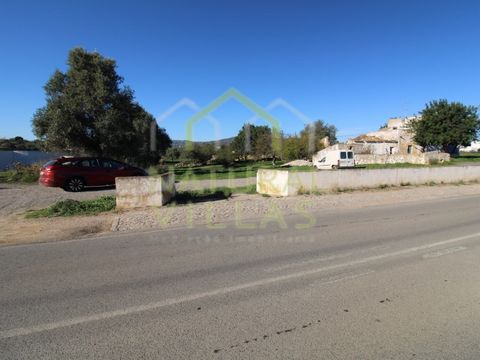Plot of land in quiet area in the vicinity of the city of Olhão, in the Algarve. The property has a total area of land of 800m2 and area of implantation of the building and construction of 250m2. Being described as building land. It has easy access t...