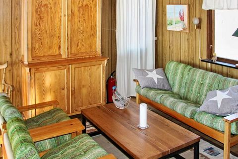 Welcome to a wonderful house in Bovik. The house is located in a picturesque area by Lake Storsjön. There's a private swimming bridge and lots of nice sandy beaches within walking distance. There's a sauna in the house, great after a swim if the wate...