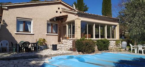 Located in the town of MIRABEAU (04), 10 minutes south of DIGNE, a single-storey VILLA with an area of about 125m ². You will find a beautiful living space composed of an entrance, an open kitchen, on one side on the dining room, on the other on the ...