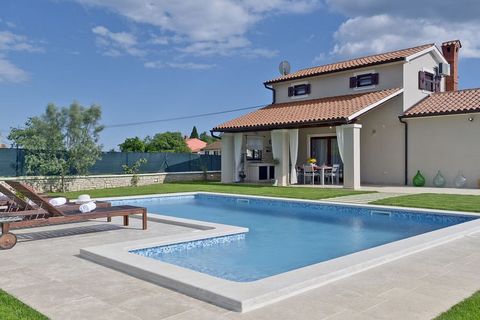 This elegant and serene holiday home in Marcana has 2 bedrooms where 4 guests can stay. It is ideal for a group or families to stay. It features private swimming pool and air conditioning. Enjoy the sea (8 km) and the beautiful sunset. You can try ho...