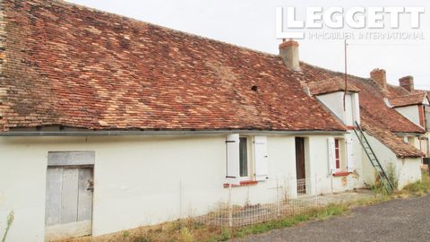 A22032MP36 - The property is at the end of a cul-de-sac with buildings both sides of the road. The house has internal access to the part renovated barn to provide either an extension to its surface area or a separate second unit of accommodation (kit...