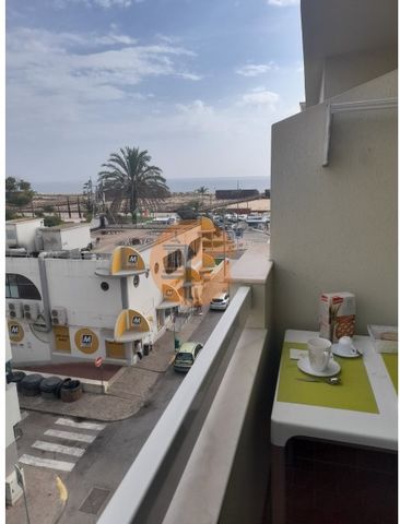 1 bedroom apartment a few meters from Monte Gordo Beach with Balconies sea view. Open space kitchen and living room with Air Conditioning. Room with balcony and wardrobe. Toilet with bathtub. Lease from October to May. Water, light and gas expenses n...