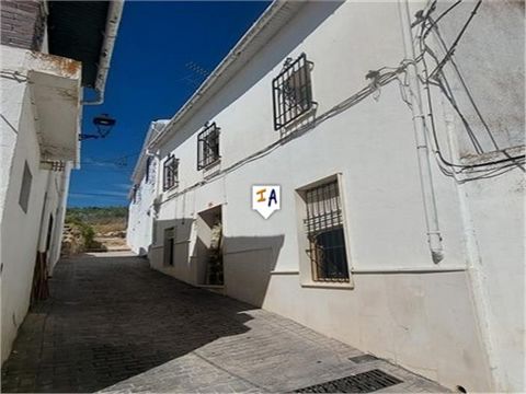En el mercado por 35.000 euros en total se encuentran estas 3 casas adosadas con actualmente 5 dormitorios y una terraza, situadas en el tradicional pueblo español de Fuente-Tójar, cerca del popular pueblo de Priego de Córdoba en Andalucía, España. E...