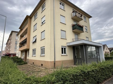 COLMAR, Avenue de la Liberté Close to train station, center, schools, shops and other amenities Located in a twelve-unit building Large three-room apartment of 83.18 m2 Located on the second floor without elevator Comprising: Large entrance hall lead...