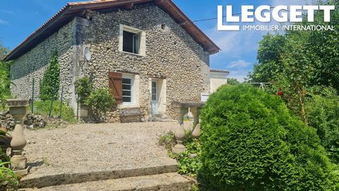 A21797GL24 - Set down a very quiet country lane, with easy access to Ribérac and Verteillac. Ample parking for several cars. Gravelled courtyard area. Information about risks to which this property is exposed is available on the Géorisques website : ...