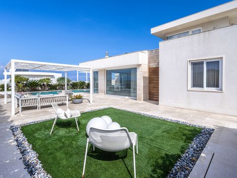 Presenting an exquisite Semi Detached Bungalow located in one of Malta's most sought after residential areas. This pristine property sits on a generously sized plot and spans two lavish floors. Meticulously built and finished to the highest standards...