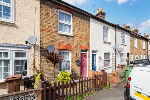 New to the market, this two double bedroom mid-terraced cottage-style house is located in a popular no-through-road in Sutton. The ground floor consists of a welcoming reception room leading to a fitted kitchen, plus a downstairs family bathroom with...
