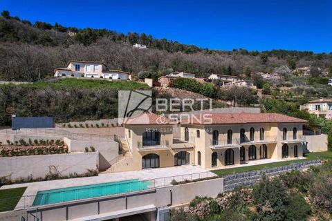 The Berti & Sons Group offers you this beautiful new property for sale jointly. Spéracèdes 3 minutes from Cabris, ultra residential, with a panoramic view of the Coast, the two villages of Cabris and Spéracèdes, the island of Lérins and Lake St Cassi...