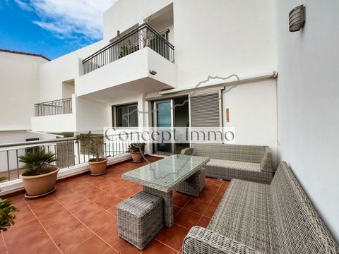 LUXURY and MODERN PENTHOUSE with 3 terraces, SEA VIEWS, 2 swimming pools in LA CALETA! This luxurious, new, very modern and tastefully furnished penthouse with 2 spacious and very bright bedrooms and 3 fantastic bathrooms is located in beautiful La C...