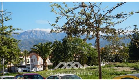 This charming 3-bedroom flat, with the option to convert one into a comfortable office, is located in a prime location with stunning mountain and sea views. Situated on the second floor, you will enjoy the tranquility and privacy that this elevated p...