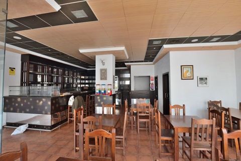 BAR-CAFETERIA IN THE COURTHOUSE AREA Attention investors! We have a unique opportunity for you. This premises for sale will offer you a higher profitability than an apartment. It is also located on a very attractive corner of the main avenue of the m...