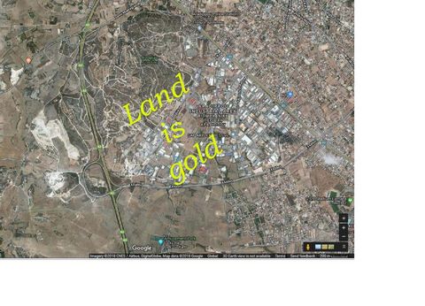 Land for sale in Aradippou with road access, Larnaca. Βα3: coverage per floor 50% , total coverage 100% Βε1/Βα3: coverage per floor 50%, total coverage 100% The zone allows a mixture of industrial and other commercial activities.