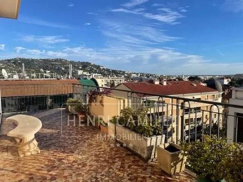 Just a few minutes' walk from the heart of Cannes, on the top floor with lovely sea and panoramic views, with deep terrace + enclosed veranda terrace. Can be converted into a 2-room apartment. No parking in the building. Possibility of purchasing add...