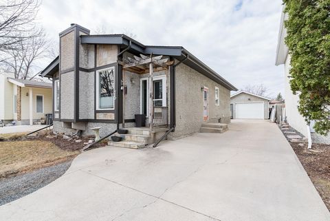 SS 4/17, OTP 4/23. Spanning 1120 square feet, this 3-bedroom, 2-bathroom bungalow in River Park South has been updated from top-to-bottom. The tour begins with the open concept living space, immersed in an abundance of natural light. The main living ...