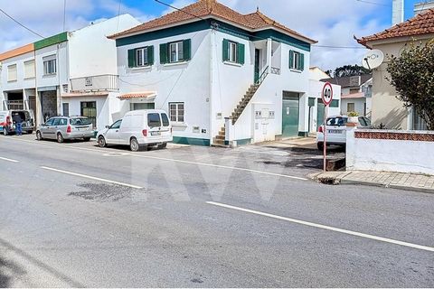 3 BEDROOM DETACHED HOUSE IN PÓVOA DE PENAFIRME, A DOS CUNHADOS | TORRES VEDRAS Three-bedroom house in need of some improvements, Located in a quiet area with a wide range of shops and services. Just 10 minutes from the beaches of Santa Cruz. 25 minut...