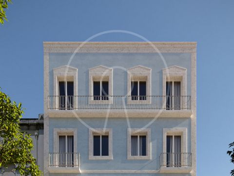 New 0 bedroom flat, inserted in the Santo Amaro 154 development. Located on the ground floor, facing the front (sun exposure to the south), it consists of an 'Open space' room with kitchenette, 1 full bathroom, and has three windows to the outside. T...