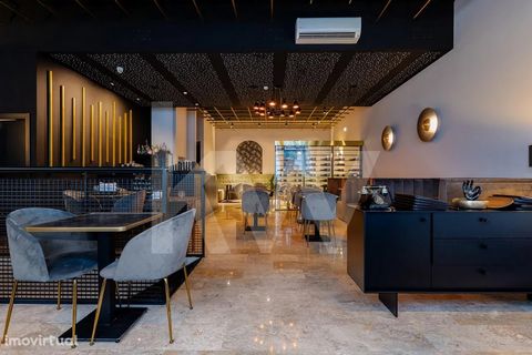 I present you with a unique investment opportunity! In the heart of Lisbon, this exquisite establishment is fully equipped, with luxurious furnishings and intimate décor. In its current configuration, it provides a room with 53 seats and 3 WC's . It ...