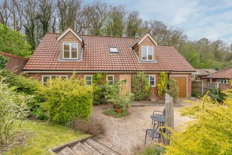 This location is something of a hidden gem – quiet roads with lots of greenery, mature woodland around. You’re close to the River Wensum and there’s abundant wildlife, but you’re also just a short drive from the centre of Norwich, the facilities at L...