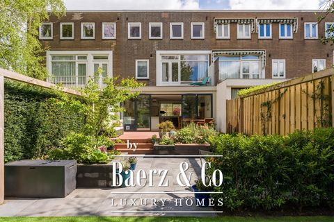 Henriëtte Bosmansstraat 28 and garage at Brandts Buysstraat 29 Amsterdam Spacious family house (approx. 169 m²), with five bedrooms, three bathrooms, a front garden (approx. 32 m²) and a rear garden (approx. 82 m²) located in the popular area of Amst...