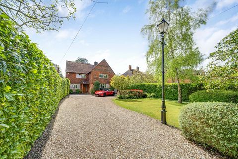 A superbly appointed house with a beautifully landscaped southerly rear garden complete with a heated pool, set in one of the most sought after residential roads in Chichester to the north of the city. As you step into the welcoming reception hall, y...