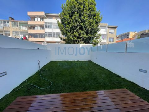 New 2 bedroom duplex flat with garden, garage near the Dragão Stadium and University Campus. This charming flat, with luxury finishes, is located in one of the best areas to live in the centre of Porto, due to being a central but quiet area, surround...