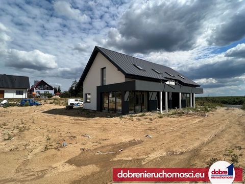 Good Real Estate recommends a single-family, two-unit house with an unusually large plot of 800m2! Great access to Bydgoszcz, just 10km to Czyżkówek, 5km to the S-5 road. *Organized housing estate, access by kosta/asphalt Room layout: Ground floor (U...