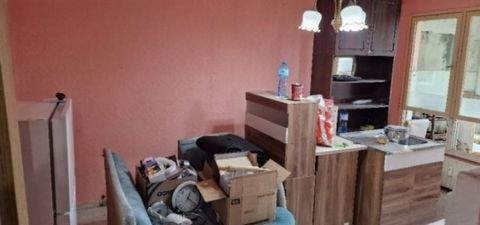 Bright and warm one-bedroom apartment! With new joinery! Heating with thermal power plants! Consists of: kitchen, room, bathroom with toilet and utilized terrace! It is located in an extremely warm and perfectly maintained building with low energy co...