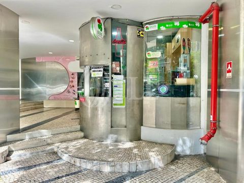 Commercial kiosk with 10 sqm of gross private area, located on Rua Castilho in Lisbon. The kiosk has a commercial license and is situated at the entrance of Castilho 50 Building, a completely renovated building with offices and a commercial gallery o...