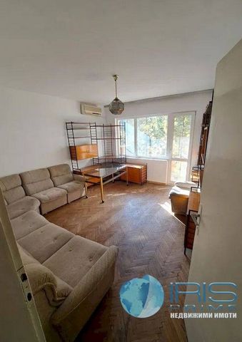 We offer for sale a brick apartment on the 2nd floor of a 4-storey block, with an area of 60sq.m., located in the Dobrudjanski region. Distribution: living room, bedroom, kitchen, closet, two terraces, bathroom with toilet in one. Exposure: west and ...
