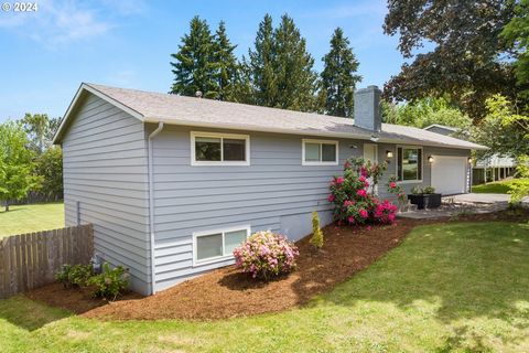 NEW PRICE on this newly remodeled Mid-Century Modern Day Ranch on .73 Acres in the heart of Tigard! This timeless classic is located in a prime neighborhood where you'll enjoy plenty of space and privacy, as well as territorial views to the east from...