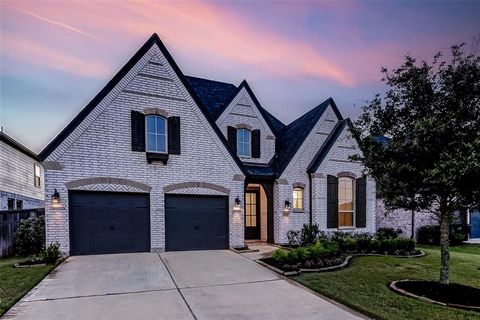Make this stunning 1-story Highland Home YOURS! Better than new construction, this home offers an open concept floor plan with 4 beds, 4.5 baths, a 3-car garage, & flex room. Fall in love with design elements including 8’ double front doors, high cei...