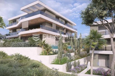 A luxury project in one of the most sought-after locations in Pula with a sea view and 400 meters from the sea. The property in question marked S3, is located on the first floor and consists of an entrance hall, a wardrobe, three bedrooms, two bathro...
