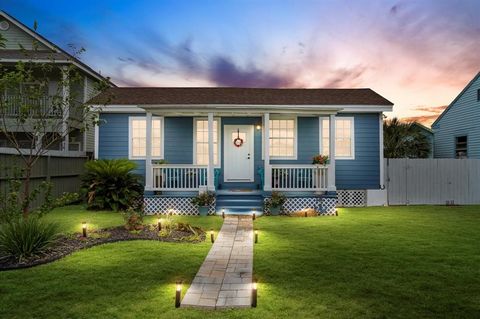 Beach Lover's Dream Cottage in Galveston! ONE BLOCK FROM THE BEACH! This charming 2 bed/1 bath is near popular Seawall hotspots like Joe's Crab Shack & Brick House Tavern, with Pleasure Pier just down the street. The huge 6,950sf DOUBLE LOT size offe...