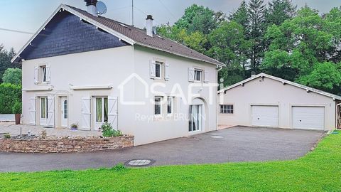 I invite you to discover this very lovely fully renovated house of 171 m² located on an enclosed plot in Hadol (88220), just a few minutes from the main road towards Epinal. As you enter, you are welcomed by a cozy living room featuring a double-side...