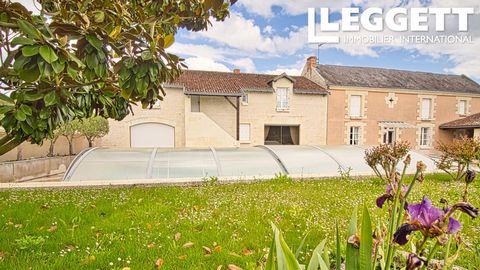 A29749SGA86 - Beautiful stone property, renovated to a high standard, set in 2754 m2 of walled grounds. There are two terraces, one at the front and one at the back, so you can take advantage of the different sun exposures. The front terrace is suita...