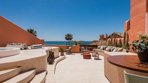 This stunning penthouse has 4 bedrooms and 5 bathrooms and features a high-quality interior design and elegant furniture. On more than 250 m2 this amazing penthouse boasts a spacious open- plan distribution and spectacular sea and garden views. It is...