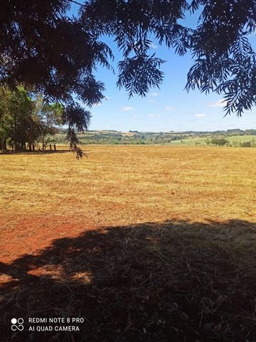 Caratteristiche topografiche: Poligono irregolare, per lo più piatto, adatto per, l'agricoltura e/o l'allevamento. Infrastrutture: Dispone di serbatoi, bilance, casa personale, casa padronale, essiccatoio, tramoggia di scarico cereali; Il suddetto so...