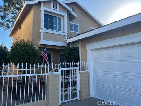 Great opportunity to own at highly desirable Northwood Glen Community in Irvine! This 3 bedroom, 2.5 bath detached home has one fireplace, wood and tile floors, 2-car attached garage and a nice-size backyard with full grown trees like Avocado, Persim...