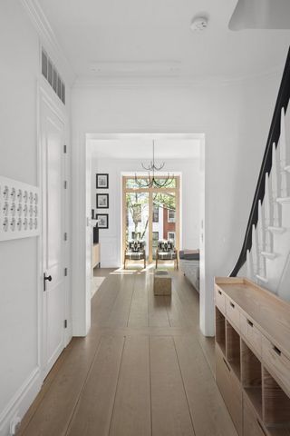 Nestled in Cobble Hill on a scenic tree-lined block, 275 Warren Street is a stunning two-family townhouse with 5-6 bedrooms, 4 full bathrooms, and 2 powder rooms. This meticulously crafted home was recently gut renovated by the esteemed firm, Steerin...