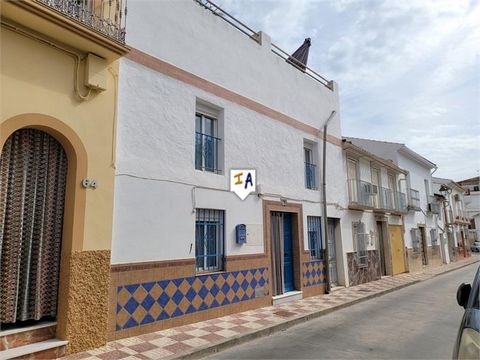 Esta casa adosada de 2 dormitorios y 2 baños está situada en Cuevas de San Marcos, en la provincia de Málaga, Andalucía, España, a poca distancia de los servicios locales, incluidas tiendas, bares y restaurantes, que la ciudad tiene para ofrecer. La ...