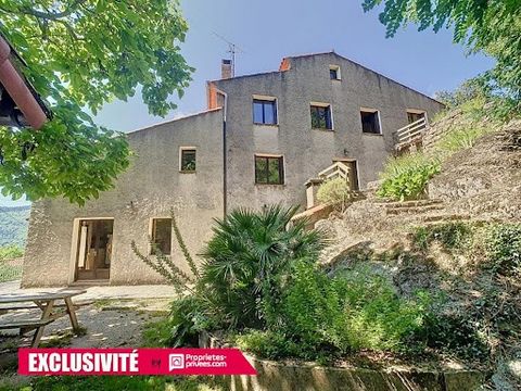 Très belle maison de 215 m² avec 6 chambres, confortable et spacieuse, un joli terrain attenant (Sauna, piscine), idéalement située sur les hauteurs du charmant village de Mandagout. Elle se compose de la manière suivante : Au 1er niveau : une très a...