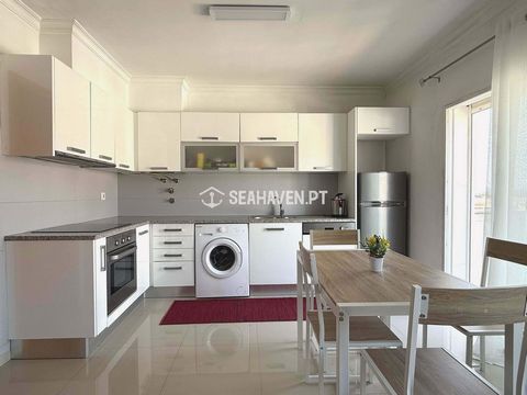 Viva confortavelmente neste excelente apartamento T2, situado numa zona muito procurada de Tunes. Pronto a habitar, este apartamento é prático e fácil. Desfrute da amplitude de uma cozinha e sala de estar/área em plano aberto, bem como de dois quarto...