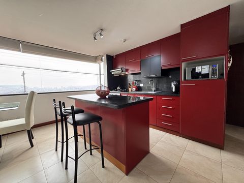 Gerenoveerde suite te koop - locatie, veiligheid en comfort in Miraflores Woon in Miraflores! Op enkele minuten van La Gasca, de Centrale Universiteit en Supermaxi, met gemakkelijke toegang dankzij Av. Occidental, La Gasca en Av. Universitaria. Een i...